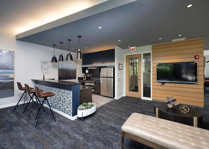 Loop 1br W Gym Pool Lounge 1 Block From L Chi-695 Chicago