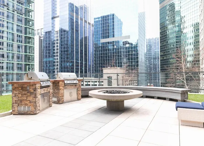 Loop 1br W Gym Pool Lounge 1 Block From L Chi-695 Chicago